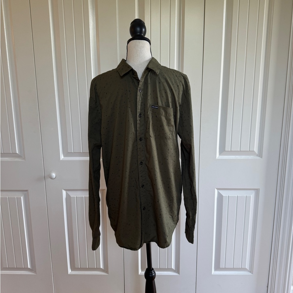 VOLCOM Men's Smashed Star Long Sleeve Button Up Military Green Modern Fit Shirt - Picture 3 of 13